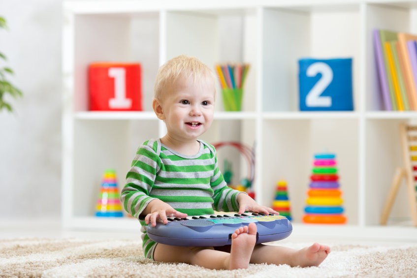 Comptines des animaux et boîte à histoires : comment l'audio éveille-t-il les enfants par le chant ?